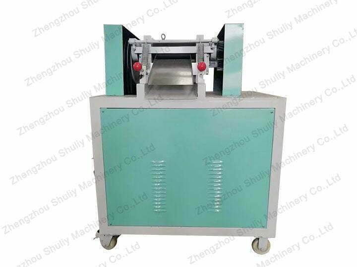 Pellet cutting machine