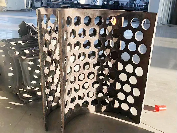 Screen of the plastic bottle crusher