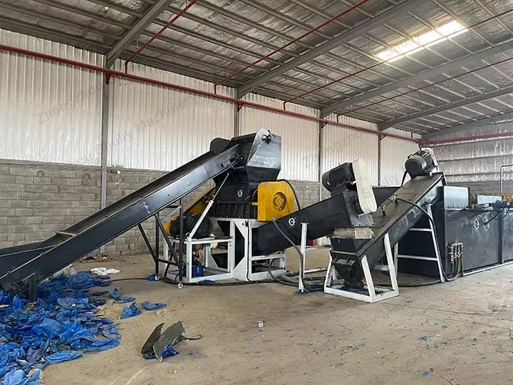 Plastic film recycling machine