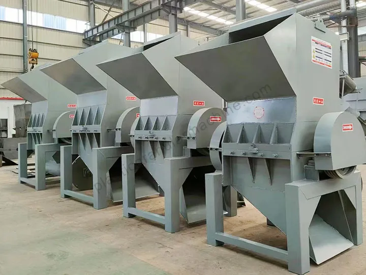 Hard plastic shredder in the factory